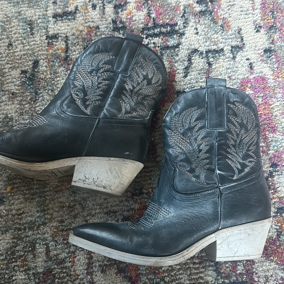 Southern Cowboy Boots - Picture 4 of 4